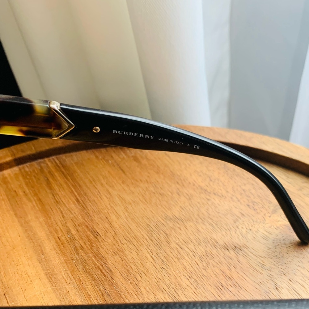 Burberry Tortoise Shell Sunglasses B4156 - Picture 4 of 7